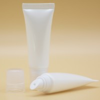 Low MOQ 100PCS 10ml 15ml 20ml Cutsomize Wholesale Stock Glossy White No Printing Squeeze PE Lip Gloss Tubes